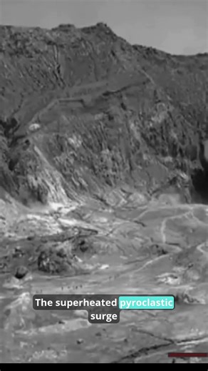 Real Footage of Volcano Eruption with Tourists Trapped Inside