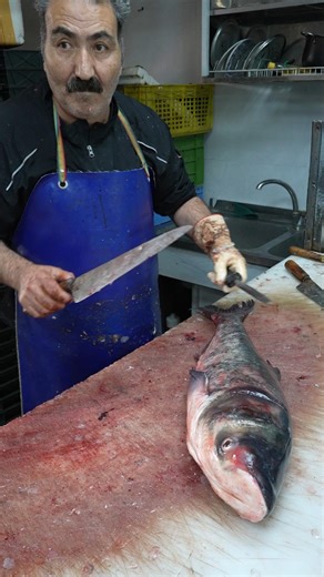 The EXACT Fish Filleting Technique Pro Fishmongers NEVER Show You!