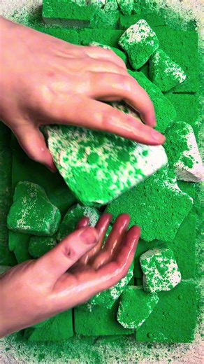 Grinch Snowballs: Soft Jumbo Chalk for Art & ASMR