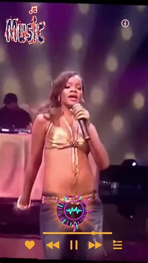 Rihanna 'Pon de Replay' VMAs 2005 Performance