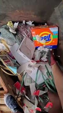 WE FOUND A MASSIVE CLEANING PRODUCT HAUL DUMPSTER DIVING! 🤯🧼 This dumpster was an ABSOLUTE JACKPOT!