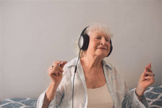 La musique aide les personnes âgées à se souvenir de leur vie