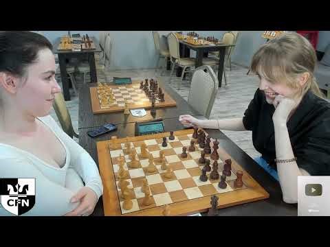 Is a pawn enough to win? Fatality (1939) vs. Elnikova (2008). Chess Fight Night. Blitz