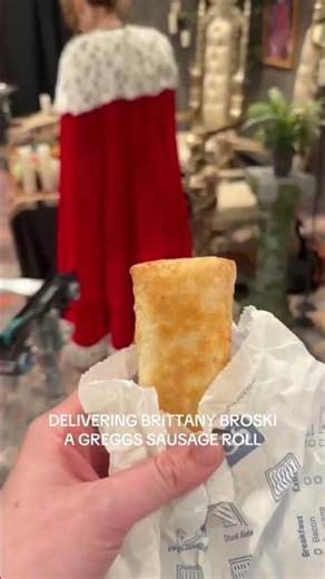 Delivered ‪@Brittany_Broski‬ a sausage roll all the way from the Toon