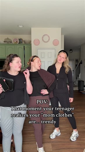 Funny Moments of Moms and Daughters in Trendy Fashion