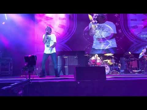 Deep Purple live singing Smoke On The Water￼ (2026)