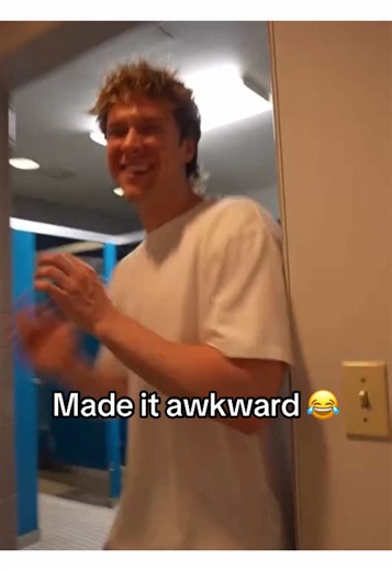 That knock at the end. 😂😭 (via @Collins Key) #prank #funny #bathroom #friends #fail