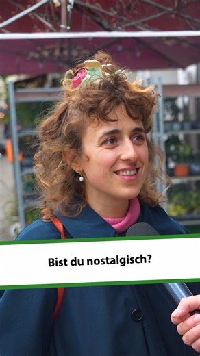 Ein altes Foto, ein Lied oder ein bestimmter Ort: Manchmal reichen kleine Dinge, um viele Erinnerungen zurückzubringen. Seid ihr nostalgisch? ❤️ Unterstütze Easy German und verbessere gleichzeitig dein Deutsch: Als Mitglied bekommst du Zugang zu vielen Extras rund um unsere Videos und Podcasts. 👉 Link in Bio oder auf easygerman.org/membership #Erinnerungen #DeutschFürAnfänger #LerneDeutsch #EasyGerman