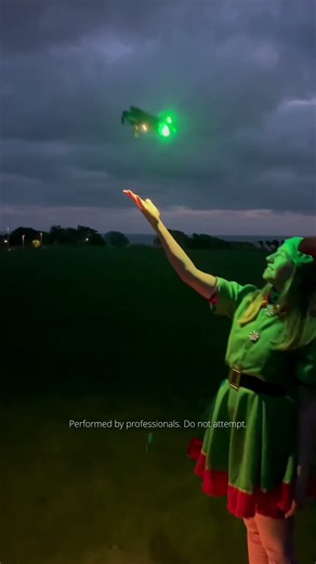 This year, gift your love a Christmas tree that never fades | Mini 5 Pro