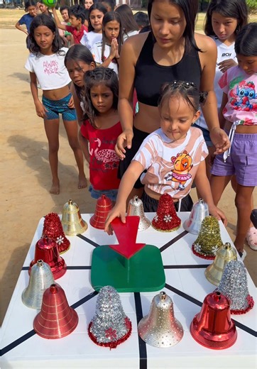 El mejor juego de Navidad. Gira y escoge la campanita y ganas tu regalo 🎁 🥳 #juegos