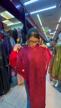 London Mein Mile India Se Saste Lehenge 😱 #neetubisht #lakhneet #ytshorts