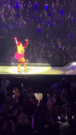 #Latto & #Dojacat performing “Okayy “ in Kansas City , Missouri 🐆🔥