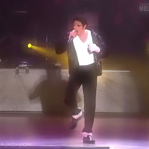 Experience Michael Jackson's Iconic Smooth Criminal Live!
