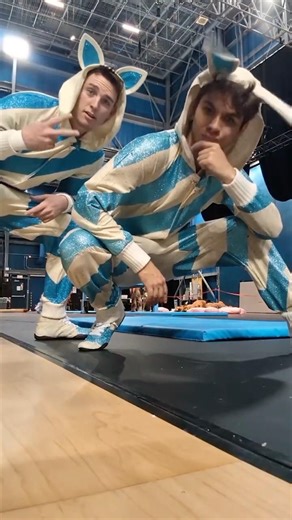 anybody else missing the holiday season? 😫 #TWASCirque | Cirque du Soleil