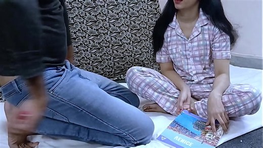 Maa Ki Ladki Ko Nanga Karke Choda, Ghar Mein Chhup Ke Sexy Raat.