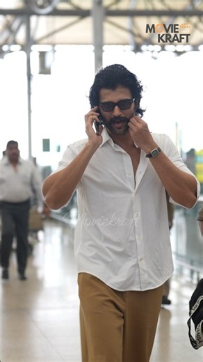 Rowdy Boy Vijay Deverakonda Spotted at HYD Airport in New Stylish Look 🔥😎 | #VijayDevarakonda #Vijay