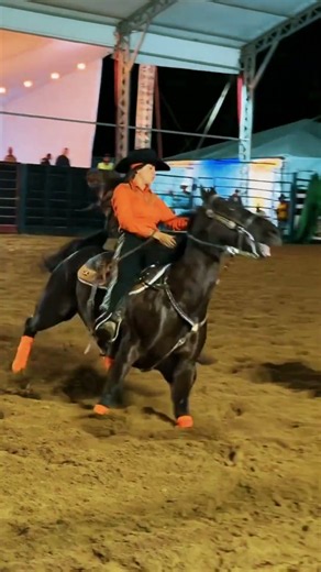 LIGHTNING FAST! ⚡ Emilly Rodrigues & Anyta Fishers #rodeonetwork