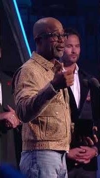 @DariusRucker accepts the Veterans Voice Award presented by @usaa's Honor Through Action