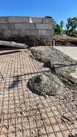 Edging and final steps in concrete work