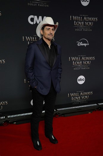 Watch Brad Paisley and Sierra Hull sing emotional Dolly Parton tribute