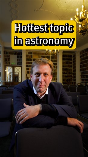 An ancient traveller from deep space has just swept past Earth ☄️ Astronomer Chris Lintott explains how objects like this one may be the key to understanding planet formation. To learn more about the Universe around us, watch the complete 2025 Christmas Lectures, supported by CGI, on iPlayer now: bbc.co.uk/iplayer/episodes/b00pmbqq/royal-institution-christmas-lectures?seriesId=b00pmbqq-structural-2-m002p21j | Royal Institution of Great Britain