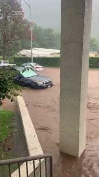 Hawaii's Worst Flooding in 20 Years: Homes Swept Away, $1 Billion in Damage & Hundreds Rescued