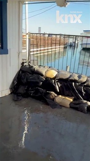 Balboa Peninsula sees flooding from high tides