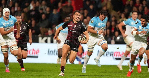 Toulouse-Bayonne : trou de souris, course fulgurante, connexion avec Ntamack… En vidéo, le récital d’Antoine Dupont, auteur d’un doublé