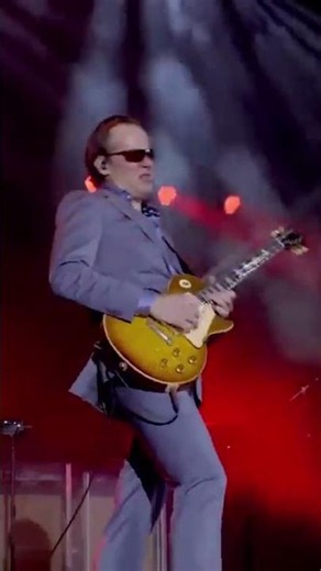 Joe Bonamassa Official - "Just Got Paid" - Tour de Force: Hammersmith Apollo
