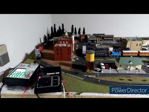 HO Atlas Ready-to-Roll Union Pacific PS-2 Covered Hopper Car Product Review