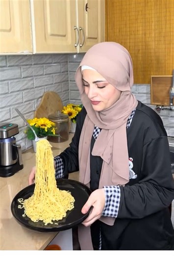 ‏شلون طريقة الاندومي😂😂#نانو #ام_سيف #جيفارا_العلي | How To Make Food Recipes