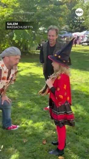 Young “Hocus Pocus” fan recreates a scene with the film's actors in Salem