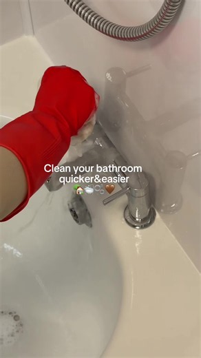 Clean your bathroom quicker&easier by doing these things🏡🛁🫧🤎 My bathroom is well overdue a good deep clean so I’m back with a bottle of bleach, not many people like cleaning the bathroom but unfortunately it’s just one of those things that need to be done, it doesn’t have to take long and it doesn’t have to be hard #bathroomdeepclean #bathroomcleaning #deepcleaning #cleaningmotivaton #cleaningtips Deep cleaning | bathroom clean | bathroom deep clean | how to clean | how to deep clean | bleac