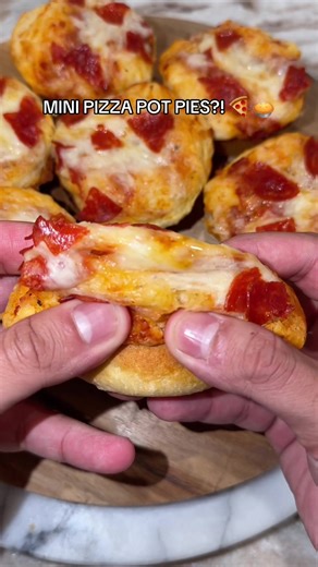 MINI PIZZA POT PIES?! 🍕🥧 say less. #kroger #pizza #pizzapotpie #comfortfood #easyrecipes @shanilcooks // dairy free eats