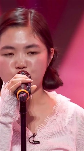 She Mashed TWO Completely Different Songs Together…And It WORKED 🤯