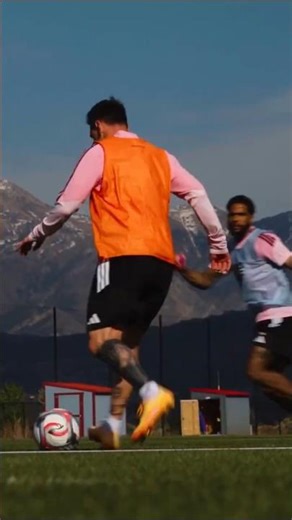 Messi entrenando con esta vista 🏔️🐐