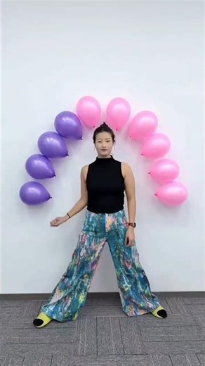 "Balloon Blast Challenge 💥 | Ek Shot Mein Sab Finish 😎 | Paisa Ya Maar? 😂#viralvideo #shortvideo