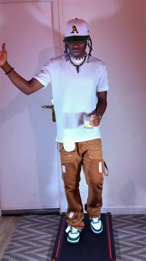 Paris King Fashion Model – Paris Street Style 2026