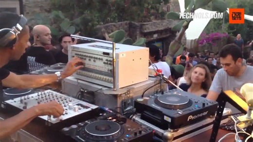 Jeff Mills proving why he’s the alien. 👽🛸 | Techno Live Sets