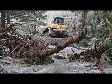 Intensas lluvias provocan evacuaciones y rescates en California | Noticias Telemundo