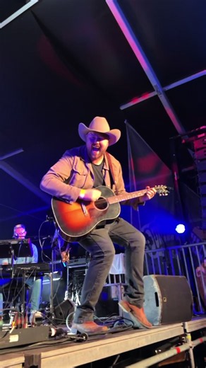 Seljoooord!!! For en megaopptur med et så vanvittig bra publikum i går 🤩 Moro å få oppleve det med verdens beste band i ryggen også 💪🏼 #seljord #countryfestival #country #fyp #singer @ERLEND @Kim Roger Larsen 📹: @Mats Westgård
