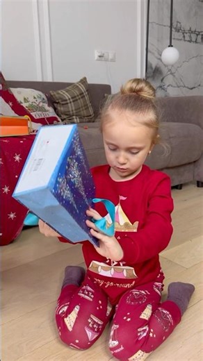 Why did Santa Claus leave her without a gift?💔 #shorts