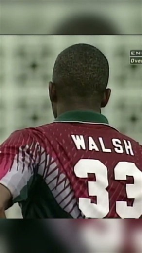 Alec Stewart vs Courtney Walsh 🔥 | Legendary Cricket Battle | Vintage Cricket #Shorts #yts