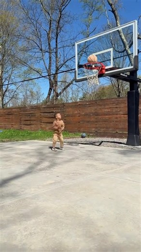 Little man already knows how to flex on social 😂💪 (Via: @melocoston/IG)