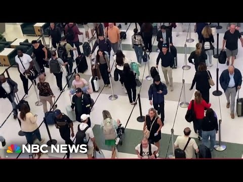 Trump says he will sign order to pay TSA workers following weeks of long lines