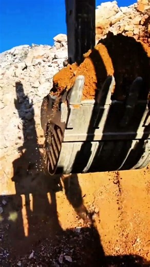 #excavator #digger #construction #heavyequipment #machine #mining #truck #dumptruck #shorts