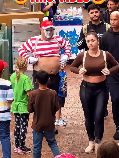 Tom The Mime: Hilarious Silent Comedy Performance