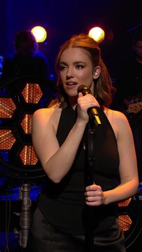 Say A Little Something live on Die Stefan Raab Show — Prague 01/10/26