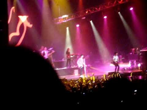 S.O.S - Jonas Brothers / Jonas Brothers World Tour 2009 at the Zenith in Paris 06/14/2009