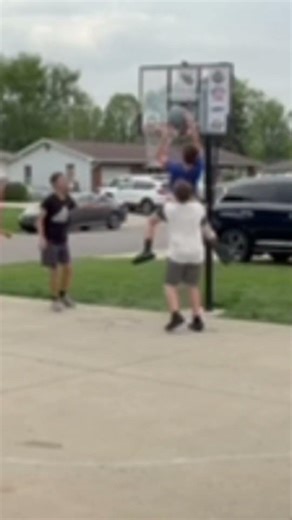 Behind the back pass into an alley oop!!!!